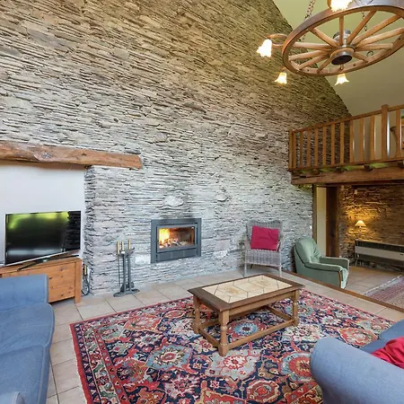 Quaint In Jevign With Terrace Vakantiehuis